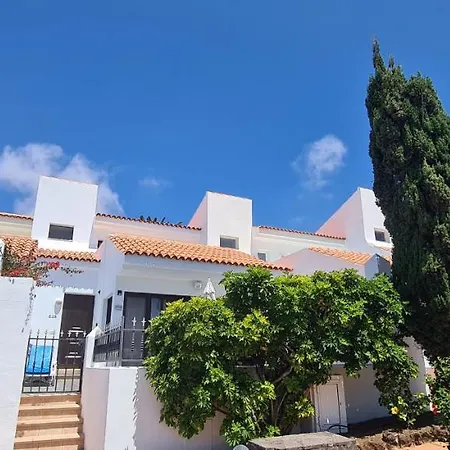 Sunningdale Village Golf Del Sur * 圣米格尔德阿沃纳